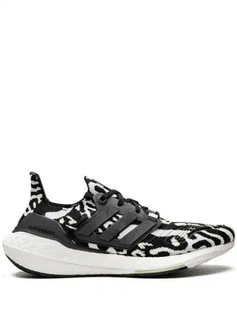 BK adidas Ultraboost 22 