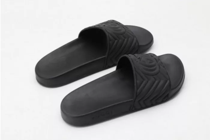 Rep BK GUCC SLIPPERS ALL BLACK 0113